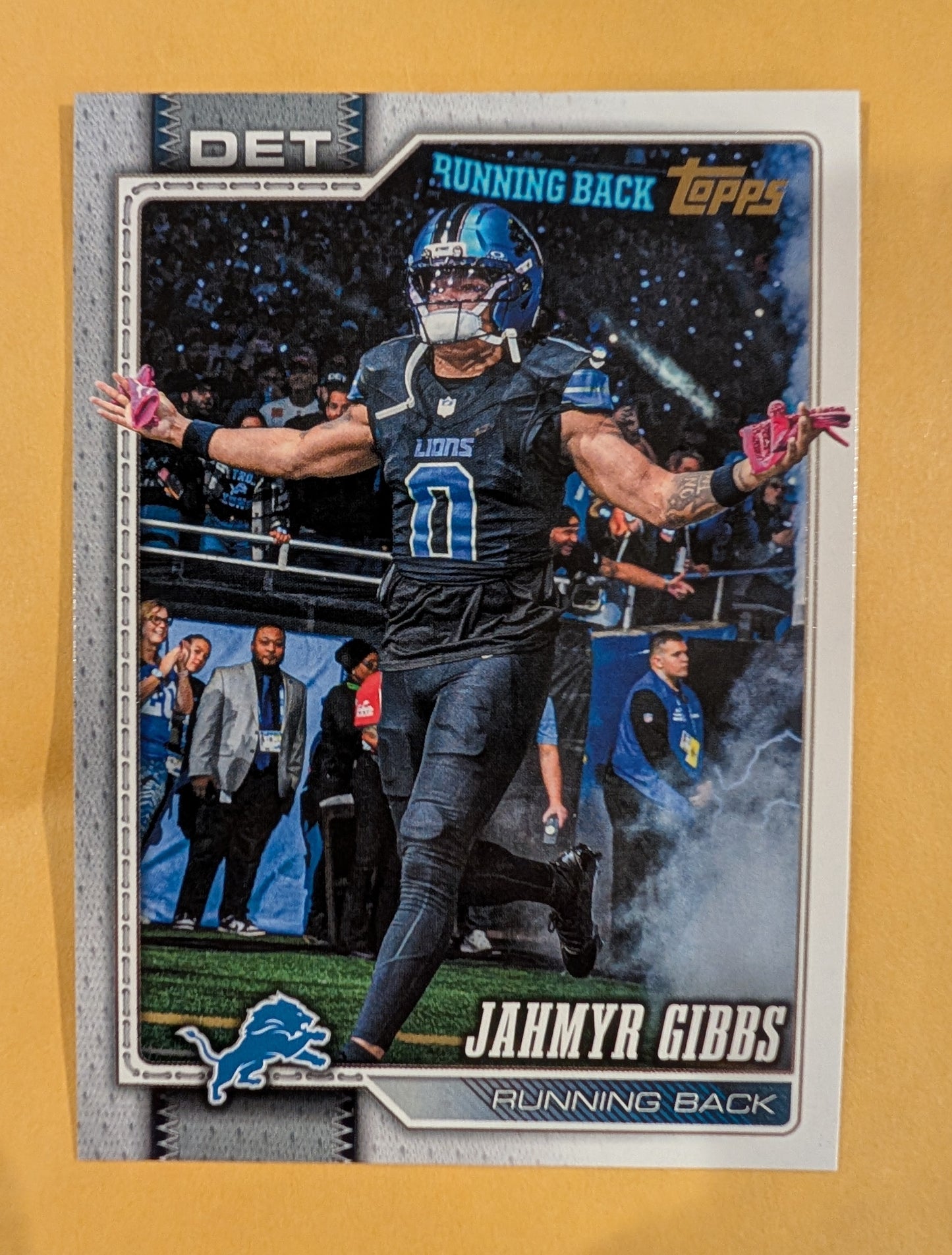 2026 Topps Football Jahmyr Gibbs Detroit Lions Golden Mirror Variation SSP #70