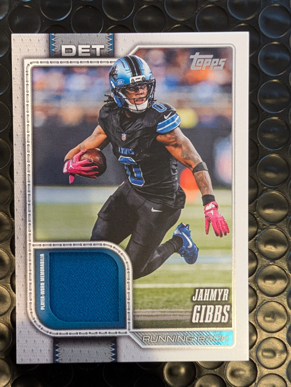 2026 Topps Football Jahmyr Gibbs NFL Material Relic