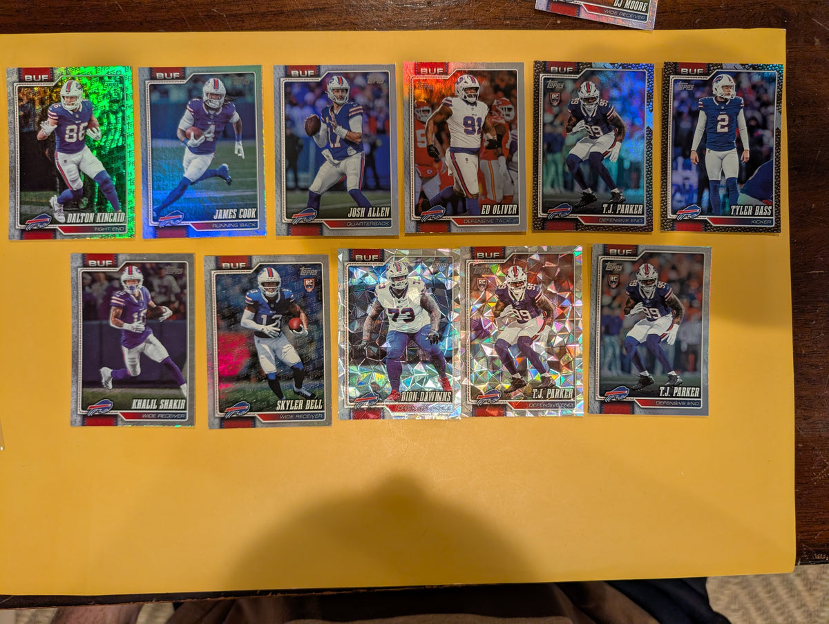 2026 Topps Football Bills 11 Card Parallel Lot - Josh Allen, James Cook, Kincaid