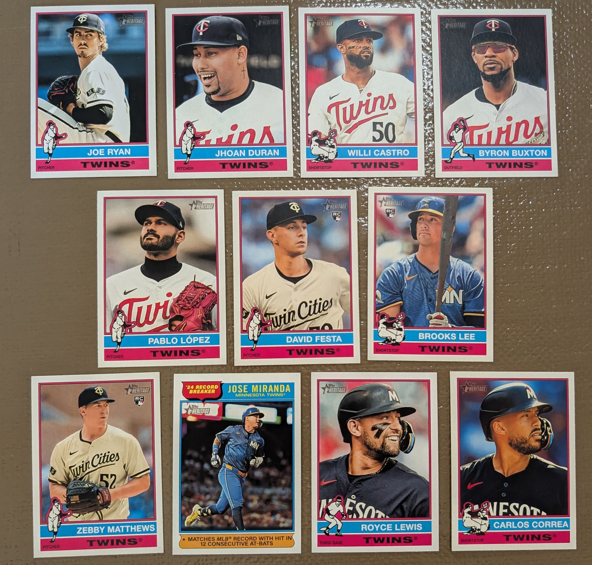 2025 Topps Heritage Baseball Team Set 11 Cards Minnesota Twins Brooks Lee RC plaque