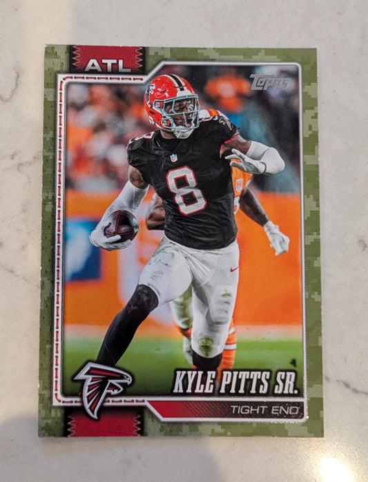 2026 Topps Football Kyle Pitts Sr. Falcons Camo SSP /25 #10