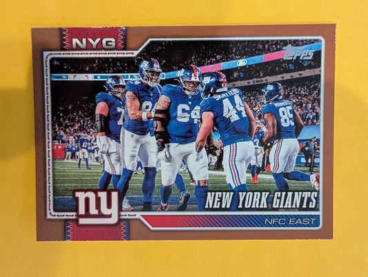 2026 Topps Football New York Giants Team Card #275 Gold /2026 - front