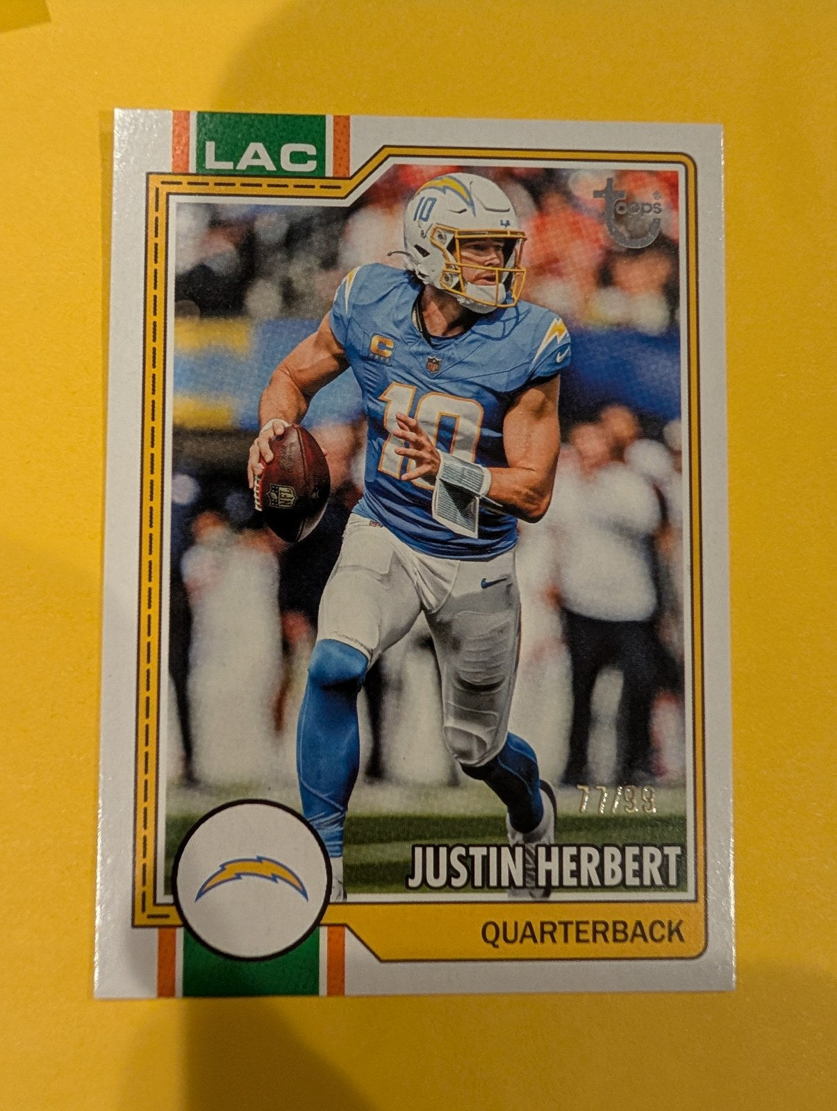 2026 Topps Football Justin Herbert #110 Green /99 - front