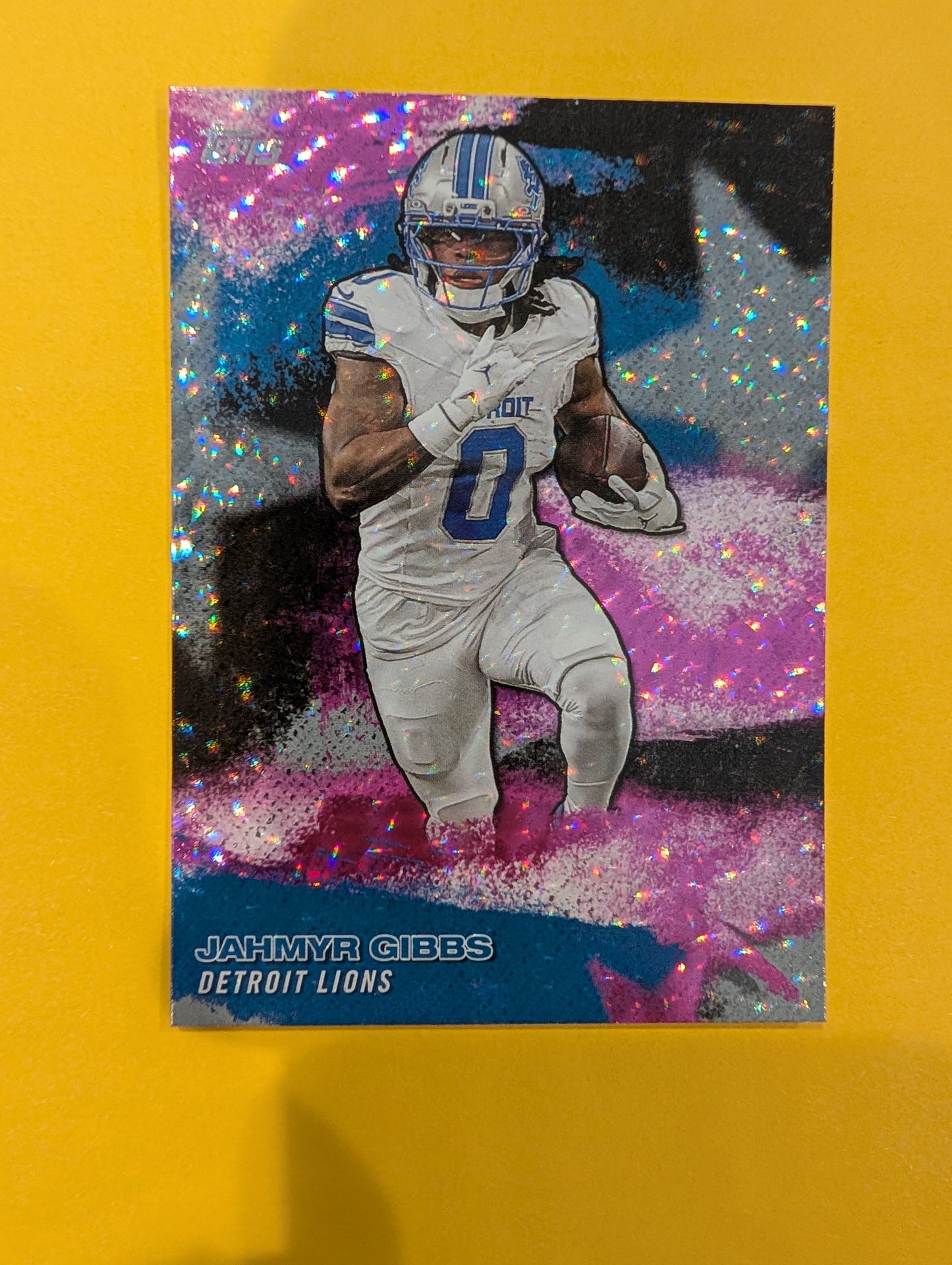 Jahmyr Gibbs NFLS-18 2026 Topps Football NFL Stars Pink Crackle Foil
