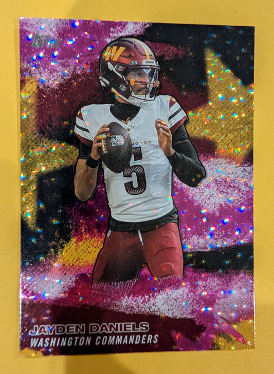 2026 Topps Football Jayden Daniels NFL Stars #NFLS-28 Pink Crackle Foil